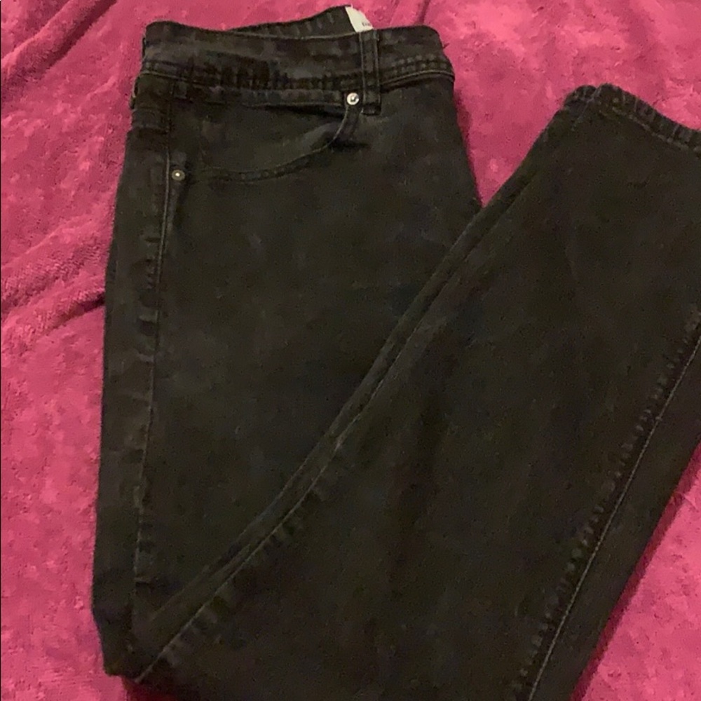 These are men Jean slim 32/32